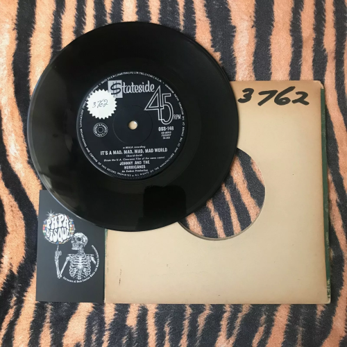 Johnny & Hurricanes – It's A Mad, Mad, Mad, World 7" Vinyl 45 - Pop - Stateside