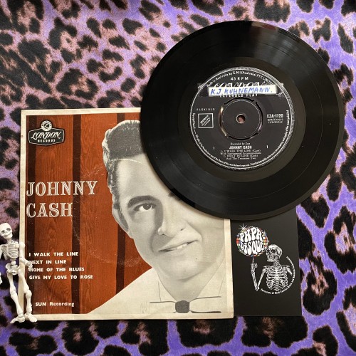 Johnny Cash – Johnny Cash